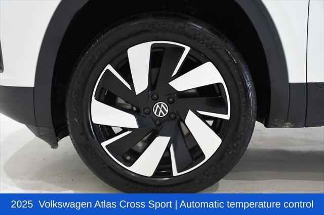 2025 Volkswagen Atlas Cross Sport 2.0T SE w/Technology