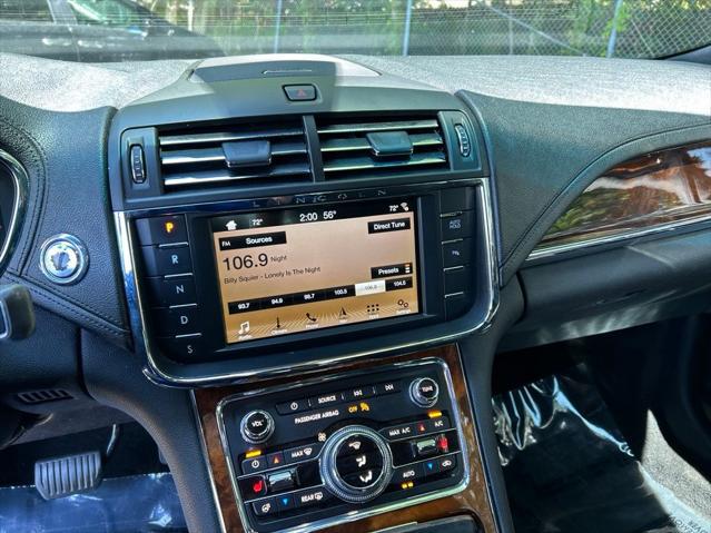 2017 Lincoln Continental Select