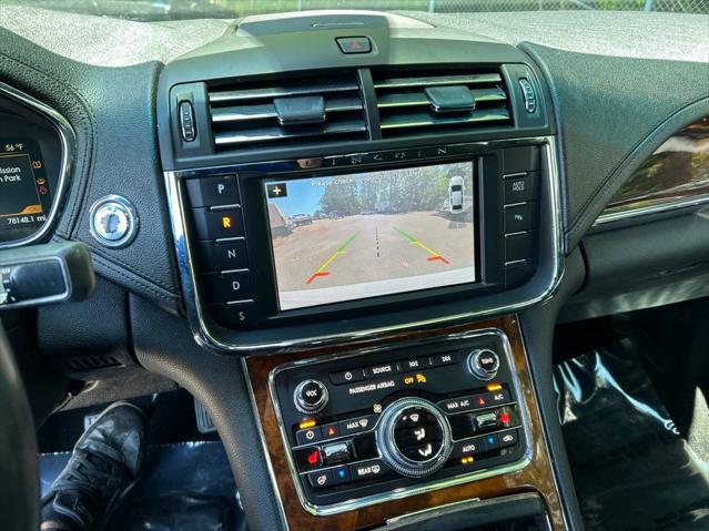 2017 Lincoln Continental Select