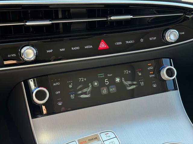 2026 Genesis GV70 2.5T Advanced