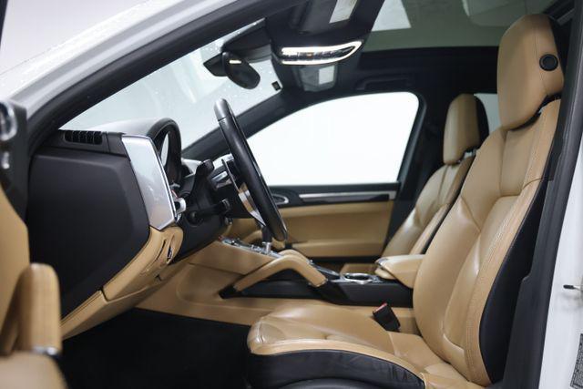 2016 Porsche Cayenne Base