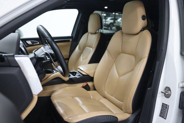 2016 Porsche Cayenne Base