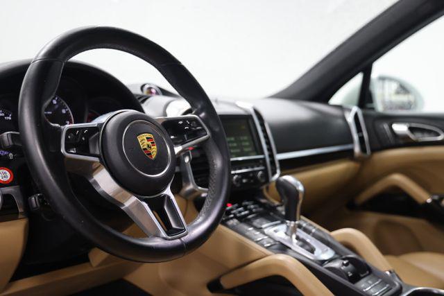 2016 Porsche Cayenne Base