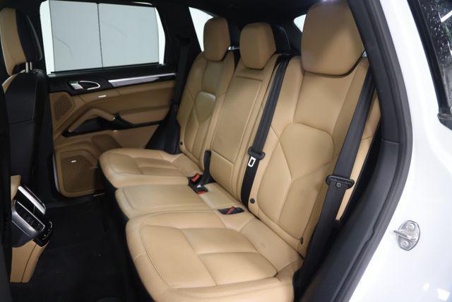 2016 Porsche Cayenne Base