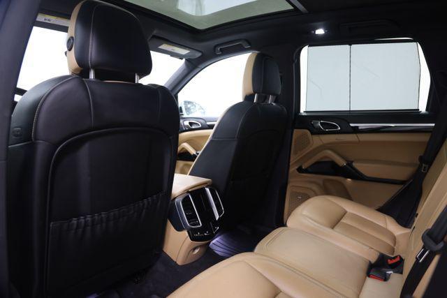 2016 Porsche Cayenne Base