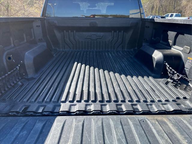 2023 Chevrolet Silverado 1500 4WD Crew Cab Short Bed LT with 2FL