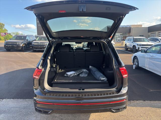 2024 Volkswagen Tiguan 2.0T SE R-Line Black