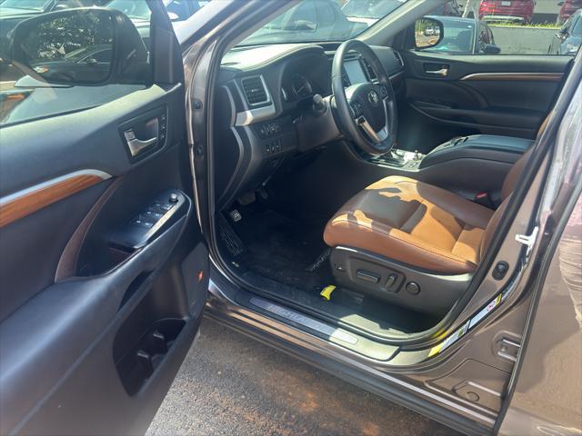 2019 Toyota Highlander Limited Platinum