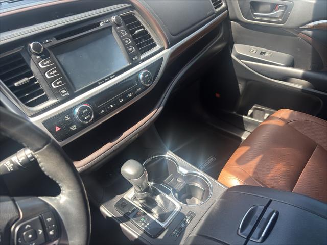 2019 Toyota Highlander Limited Platinum