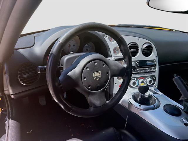 2005 Dodge Viper SRT10