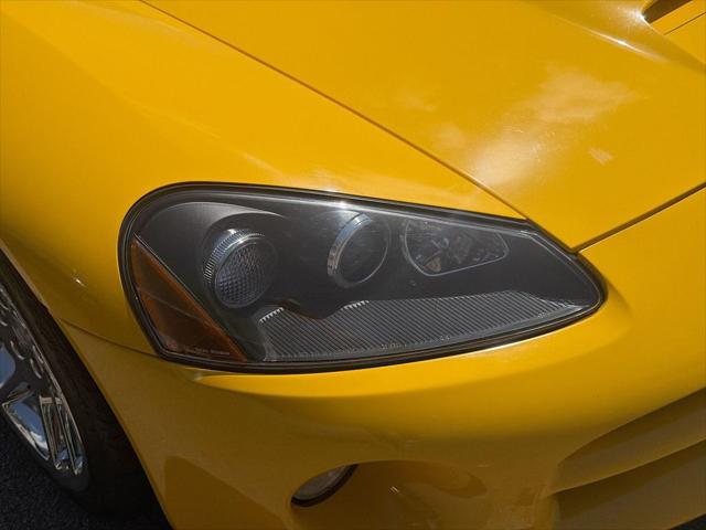 2005 Dodge Viper SRT10