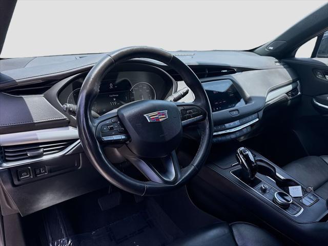 2023 Cadillac XT4 FWD Premium Luxury