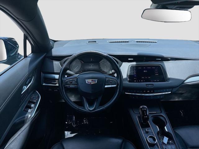 2023 Cadillac XT4 FWD Premium Luxury