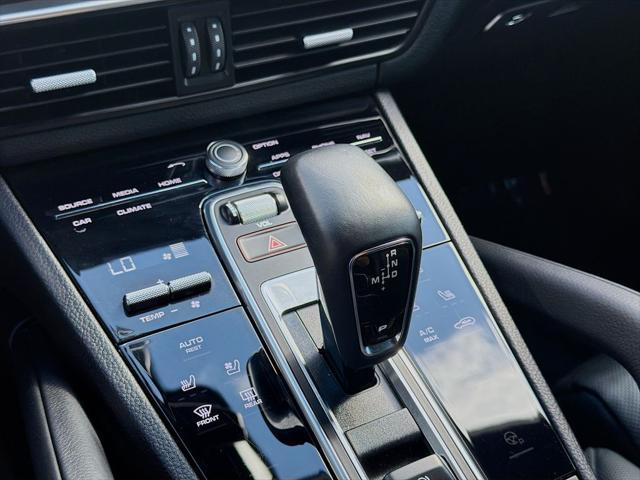 2023 Porsche Cayenne Platinum Edition