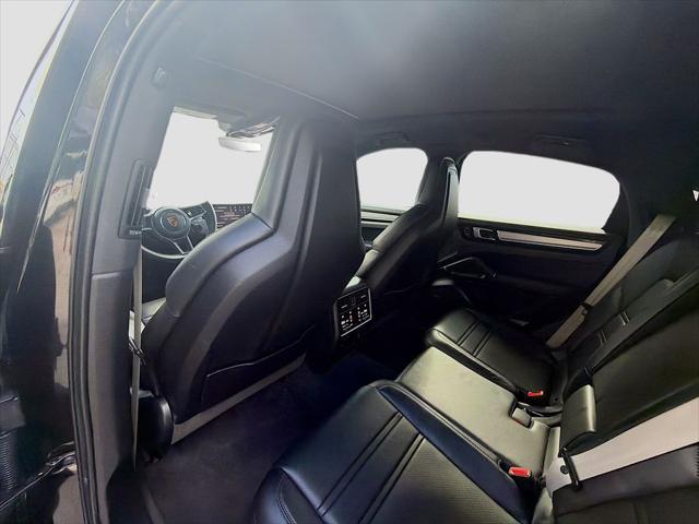 2023 Porsche Cayenne Platinum Edition
