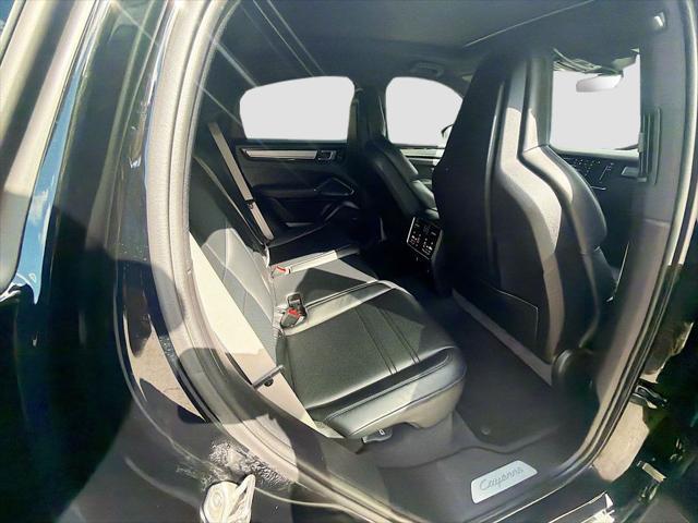 2023 Porsche Cayenne Platinum Edition