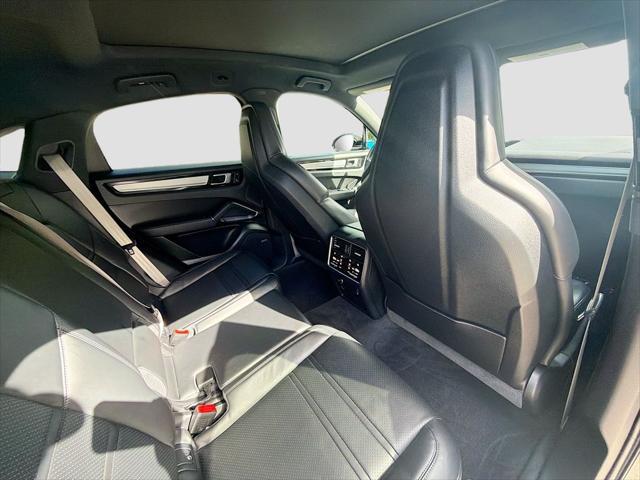 2023 Porsche Cayenne Platinum Edition