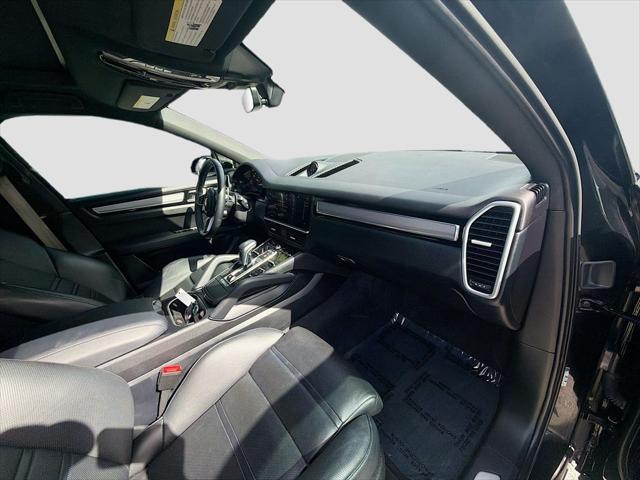 2023 Porsche Cayenne Platinum Edition