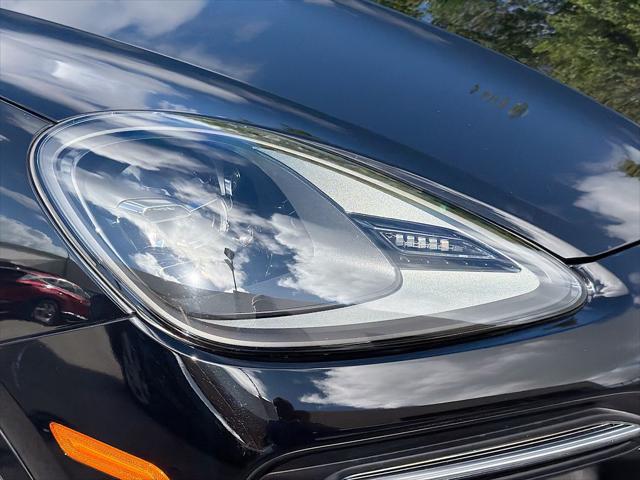 2023 Porsche Cayenne Platinum Edition