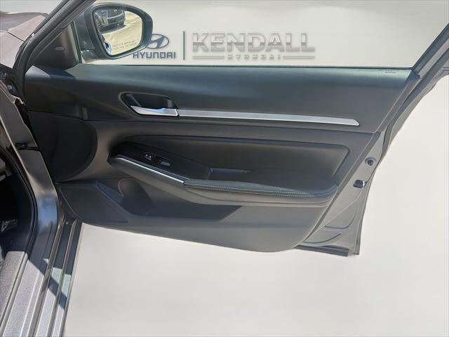 2023 Nissan Altima SV FWD
