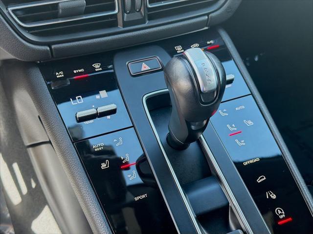 2023 Porsche Macan Base