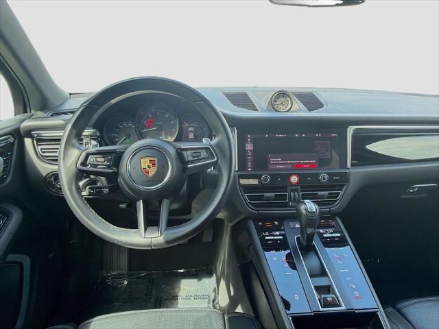 2023 Porsche Macan Base