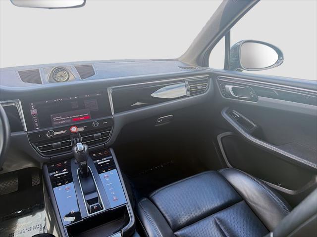 2023 Porsche Macan Base