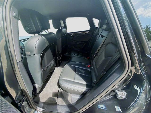 2023 Porsche Macan Base