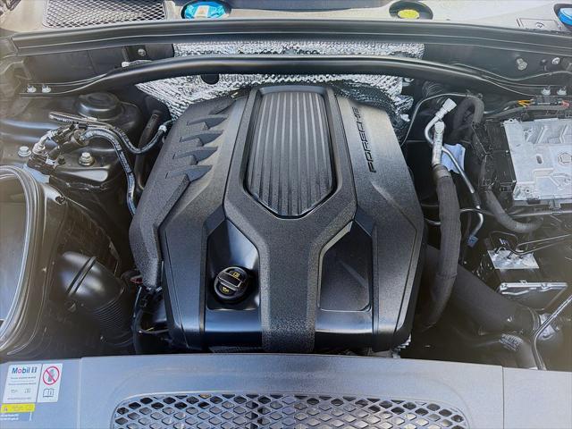 2023 Porsche Macan Base