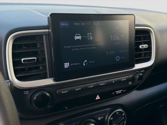 2022 Hyundai Venue SE