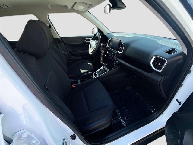 2022 Hyundai Venue SE