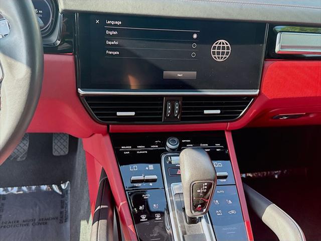 2023 Porsche Cayenne Platinum Edition