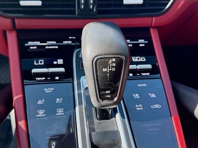 2023 Porsche Cayenne Platinum Edition