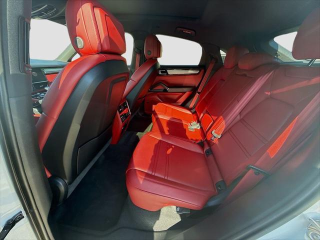 2023 Porsche Cayenne Platinum Edition