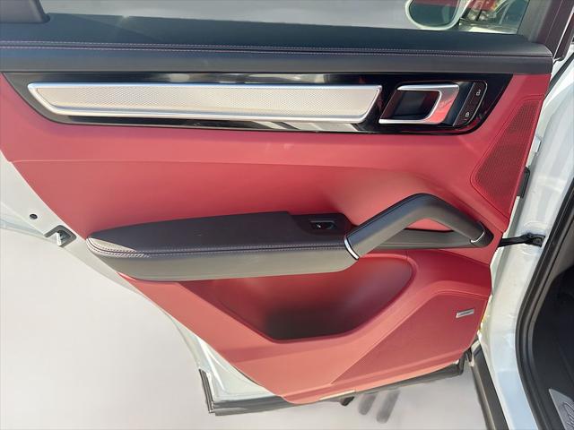 2023 Porsche Cayenne Platinum Edition