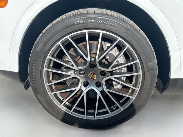 2023 Porsche Cayenne Platinum Edition