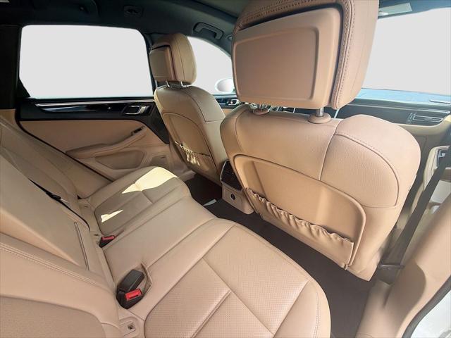 2021 Porsche Macan Base