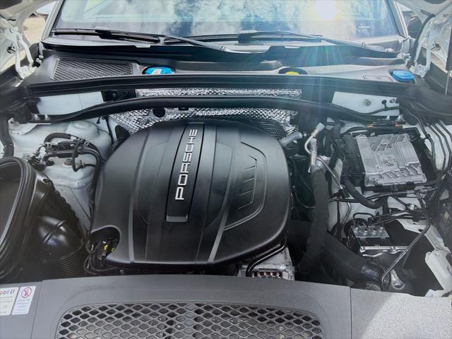 2021 Porsche Macan Base