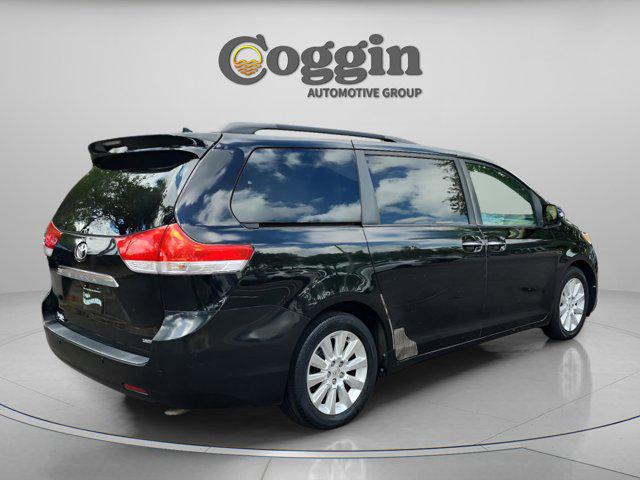2014 Toyota Sienna Limited V6 7 Passenger