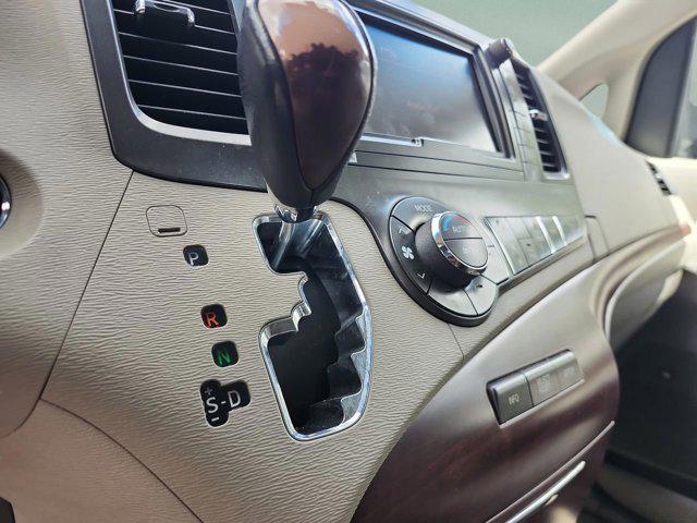 2014 Toyota Sienna Limited V6 7 Passenger