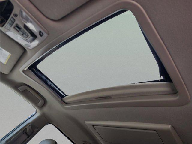 2014 Toyota Sienna Limited V6 7 Passenger
