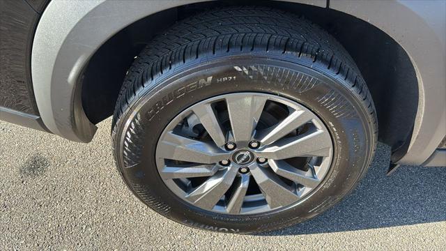 2024 Nissan Pathfinder SV FWD