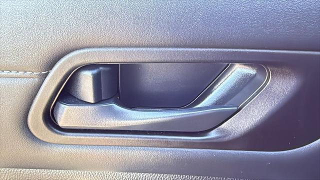 2024 Nissan Pathfinder SV FWD
