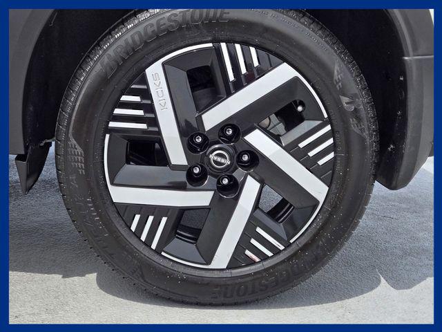 2025 Nissan Kicks SV FWD
