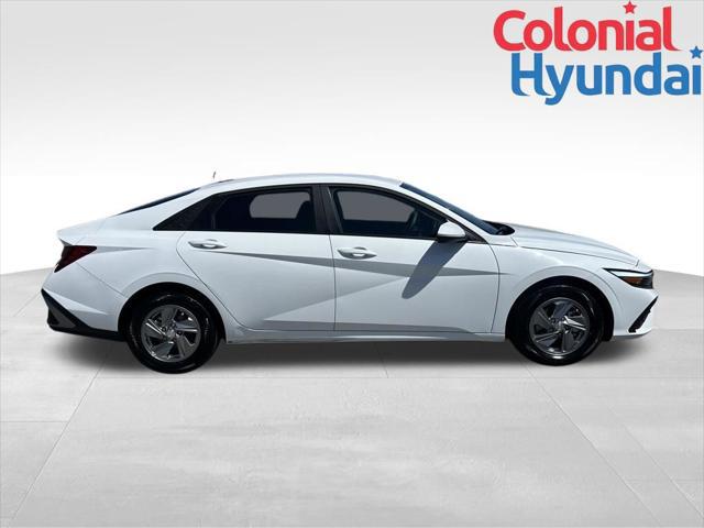 2025 Hyundai Elantra SE