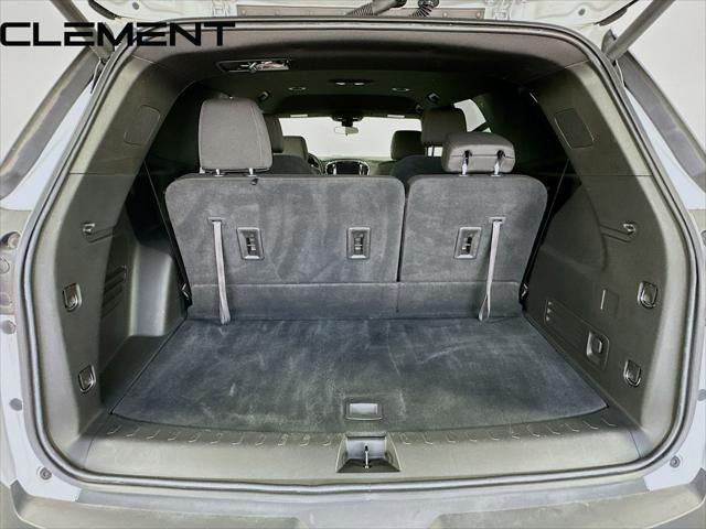 2023 Chevrolet Traverse FWD LT Cloth
