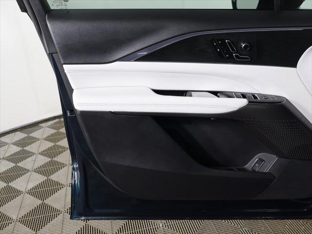 2024 Cadillac iQ Luxury w/1SC