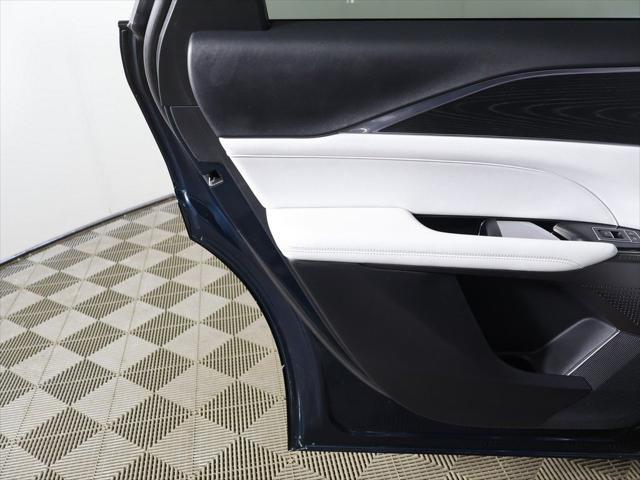 2024 Cadillac iQ Luxury w/1SC