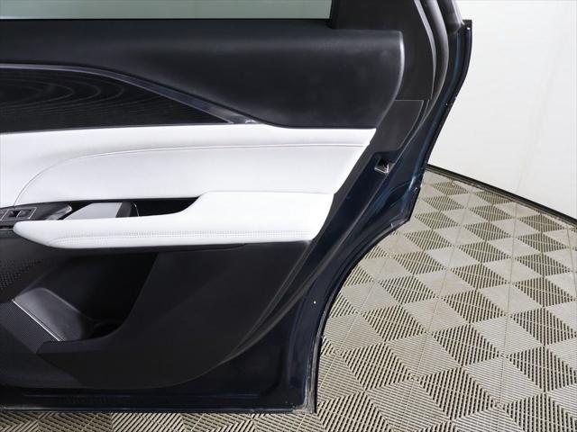 2024 Cadillac iQ Luxury w/1SC