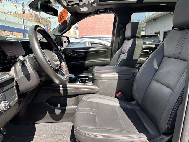 2025 Chevrolet Suburban 4WD RST